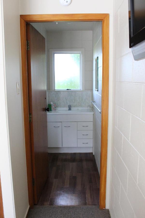 Flaxbourne Motels Ward Εξωτερικό φωτογραφία